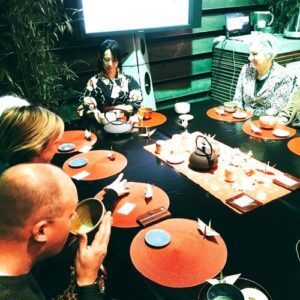 Japanese workshops are also ideal for team building. Japanse workshops zijn ook ideaal voor teambuilding.